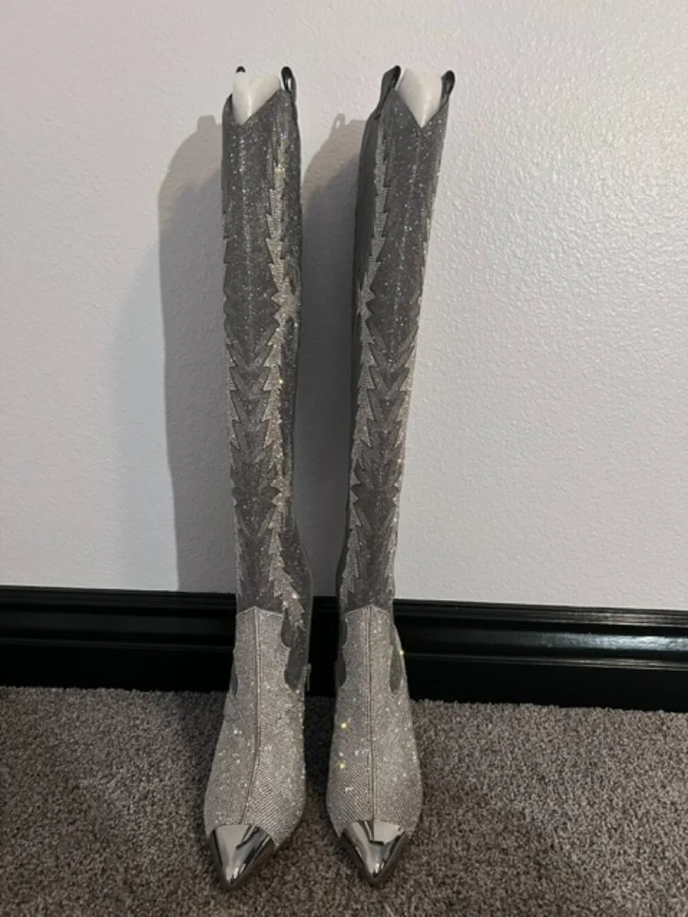 Gianni Bini Silver Rhinestone Western Boots 10M Glitter Cowboy Party Glam